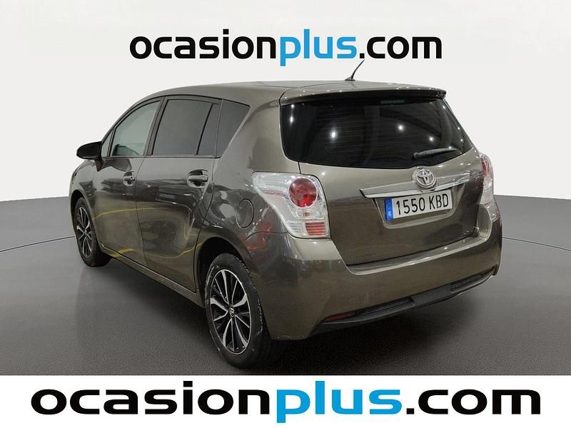 Usado Toyota Verso Advance 132 CV (97 kW) 2017 Marrón Monovolumen