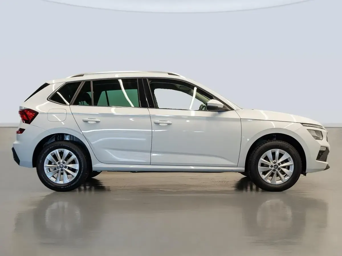 Usado Skoda Kamiq Selection 116 CV (85 kW) 2025 Blanco SUV