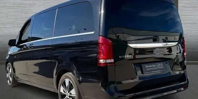 Usado Mercedes V220 Avantgarde 163 CV (119 kW) 2023 Negro Monovolumen