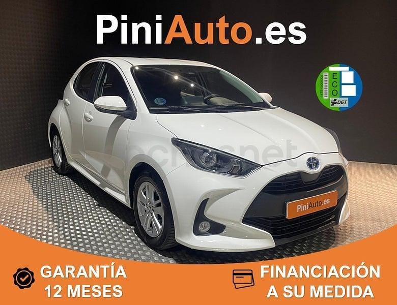 Usado Toyota Yaris Hybrid Business Edition 116 CV (85 kW) 2021 Blanco Berlina