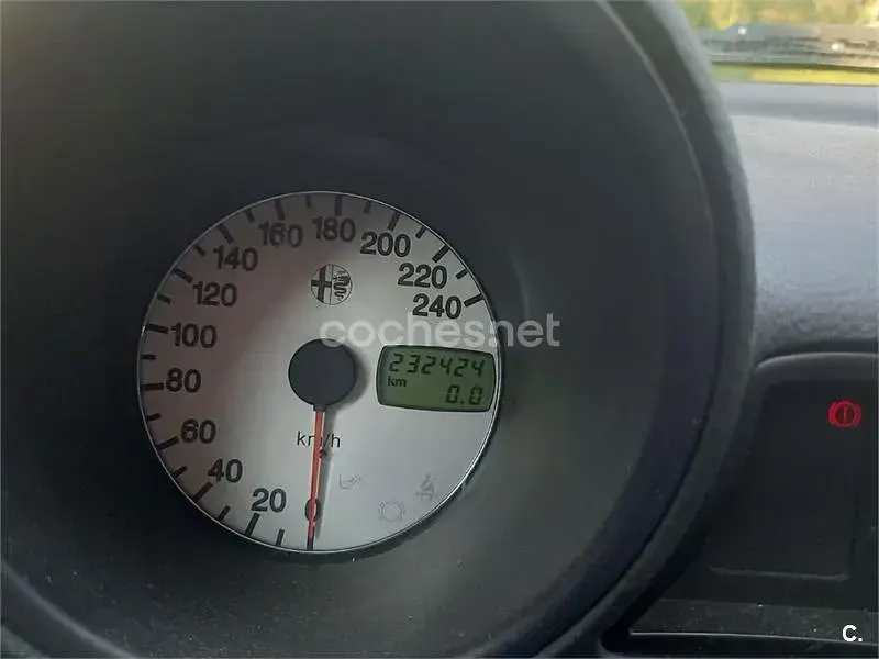 Usado Alfa Romeo 156 120 CV (88 kW) 2000 Gris / plata Berlina
