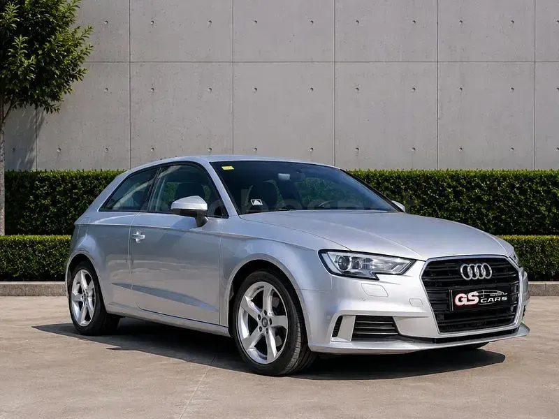 Usado Audi A3 Design 150 CV (110 kW) 2016 Gris / plata Berlina