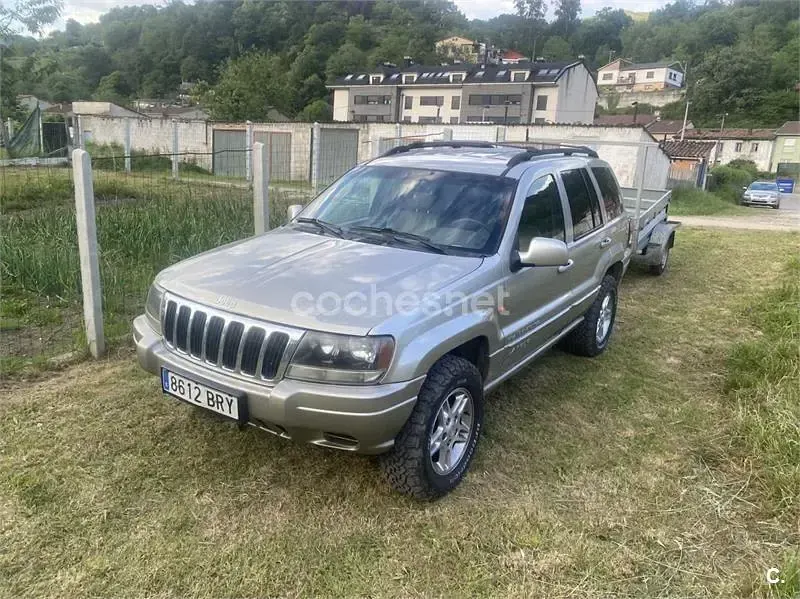 Usado Jeep Grand Cherokee Laredo 163 CV (119 kW) 2002 Gris / plata SUV