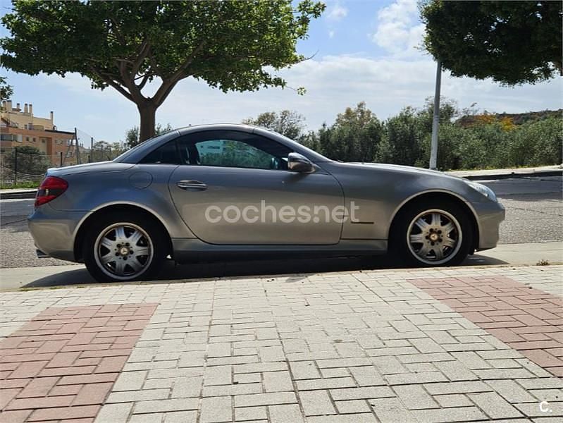 Usado Mercedes SLK200 163 CV (119 kW) 2008 Gris / plata Descapotable