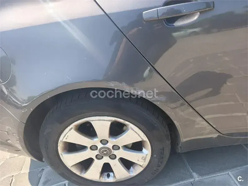 Usado Opel Insignia Cosmo 130 CV (95 kW) 2009 Beige Berlina