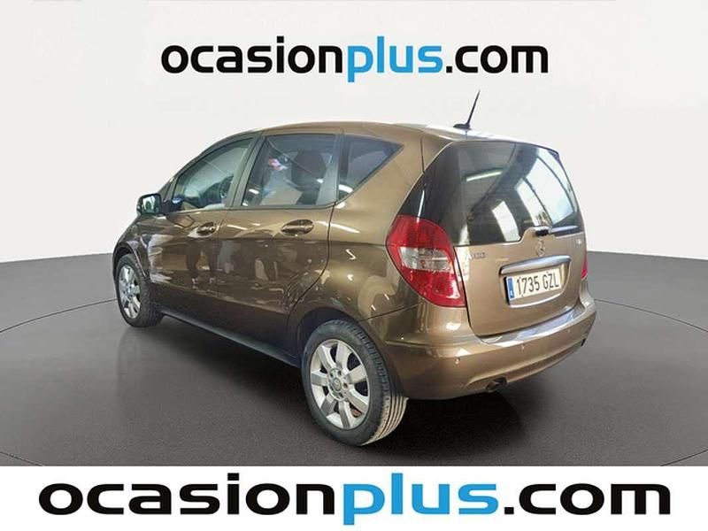 Usado Mercedes A180 109 CV (80 kW) 2010 Marrón Utilitario