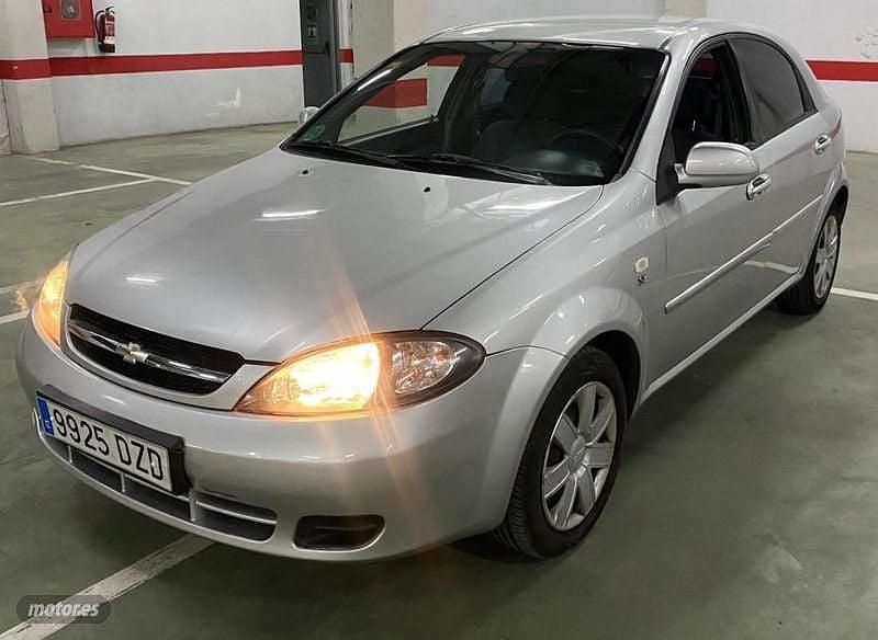 Gris Usado 2006 Chevrolet Lacetti Berlina | 3500 € (Precio justo) - Imagen 1/4