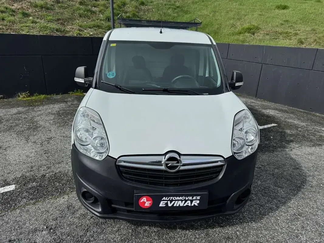 Usado Opel Combo 95 CV (69 kW) 2018 Blanco Monovolumen