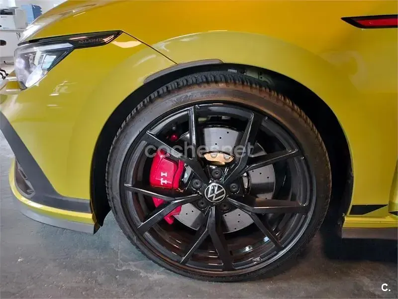 Usado VW Golf VIII GTI Clubsport 301 CV (221 kW) 2023 Amarillo Berlina