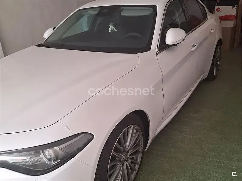 Usado Alfa Romeo Giulia Super 180 CV (132 kW) 2018 Blanco Berlina