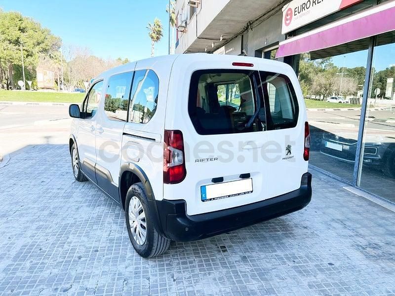Usado Peugeot Rifter Active 100 CV (73 kW) 2021 Blanco Monovolumen