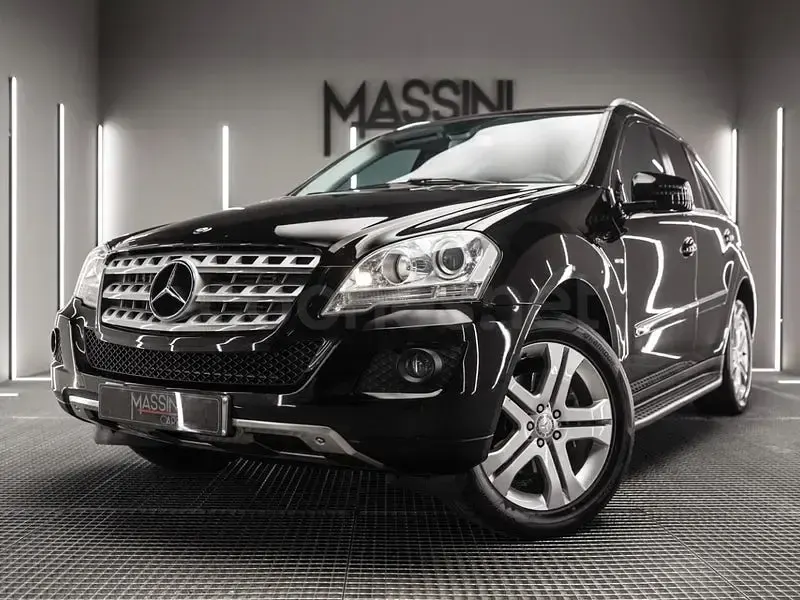 Usado Mercedes ML300 204 CV (150 kW) 2011 Negro SUV