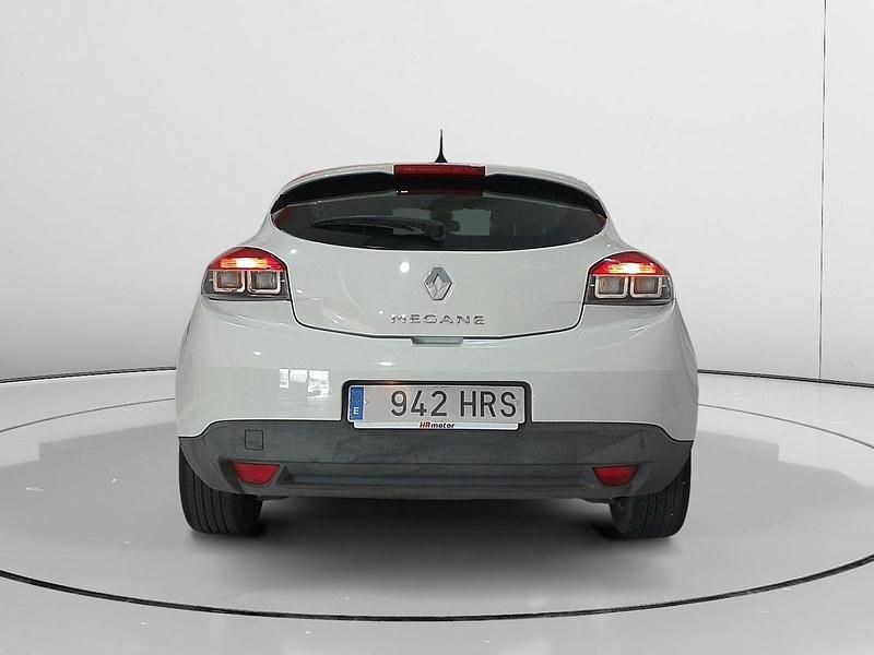 Usado Renault Mégane III Expression 115 CV (84 kW) 2013 Blanco Coupe