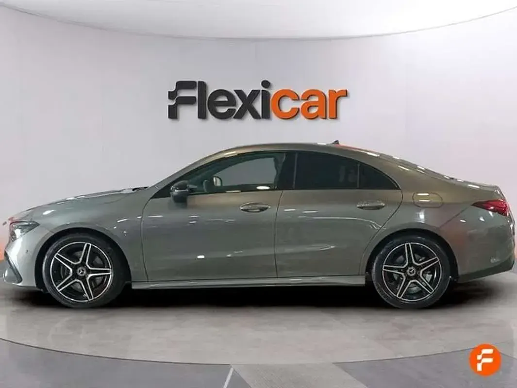 Usado Mercedes CLA220 190 CV (139 kW) 2025 Gris Coupe