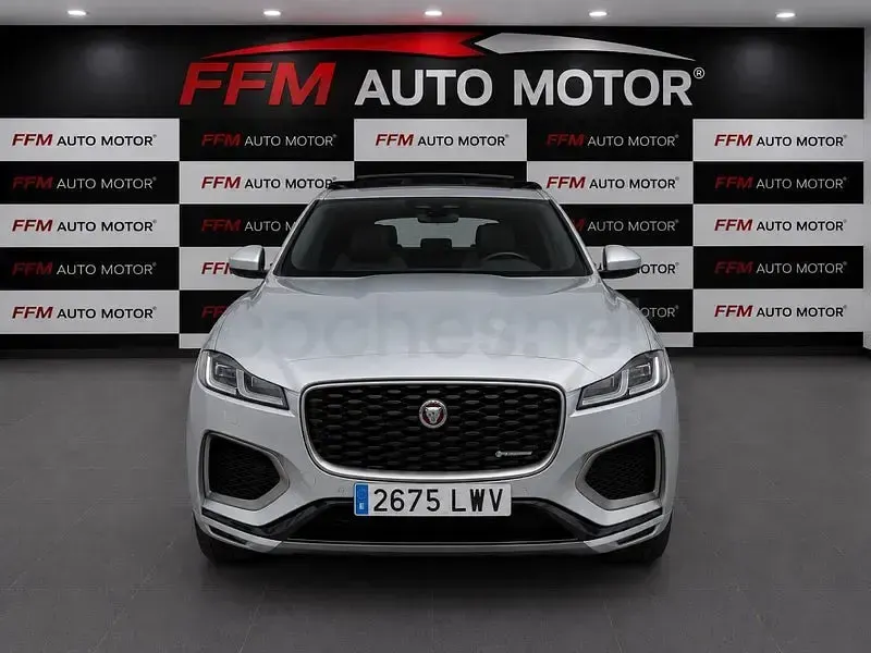 Usado Jaguar F-Pace R-Dynamic 404 CV (297 kW) 2022 Gris / plata SUV