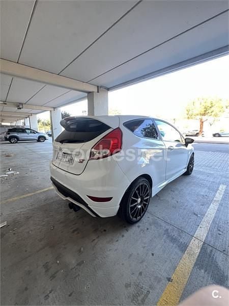 Usado Ford Fiesta ST 182 CV (133 kW) 2014 Blanco Utilitario