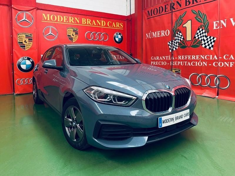 Usado BMW 116 Comfort Edition 116 CV (85 kW) 2021 Gris / plata Utilitario