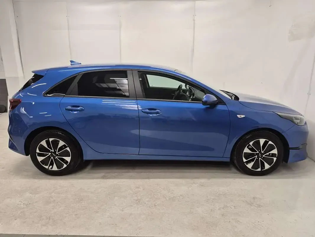 Usado Kia Ceed 101 CV (74 kW) 2024 Azul Utilitario