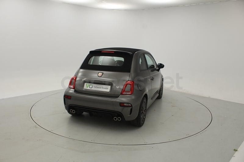 Usado Abarth 695C 180 CV (132 kW) 2023 Gris / plata Descapotable
