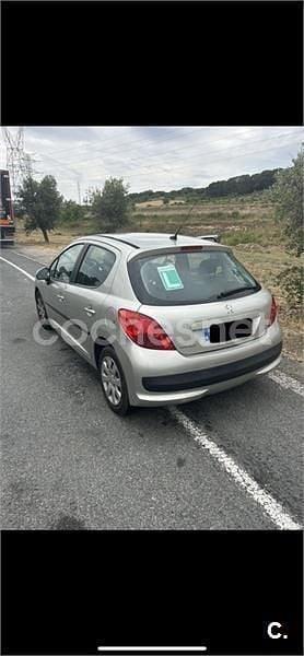 Usado Peugeot 207 75 CV (55 kW) 2009 Beige Berlina