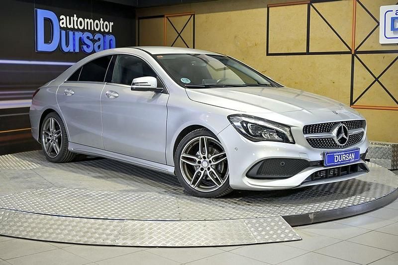 Usado Mercedes CLA200 136 CV (100 kW) 2017 Gris claro Berlina