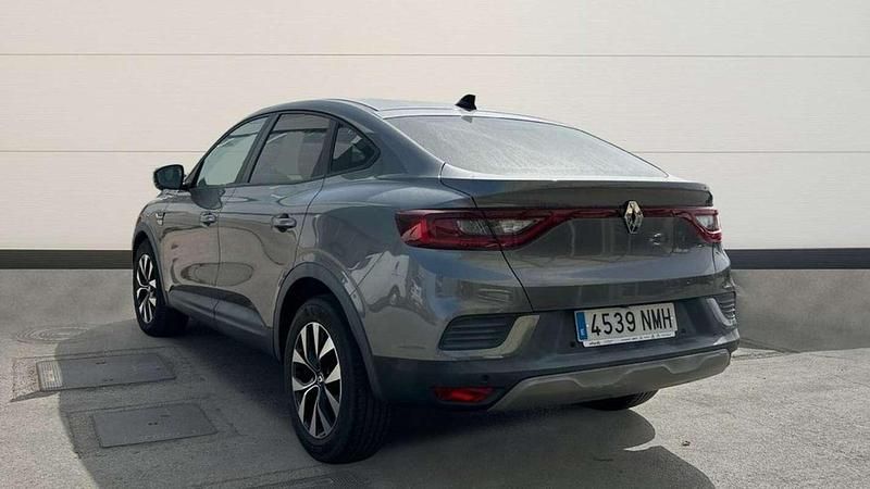 Käytetty Renault Arkana Evolution 141 HP (103 kW) 2022 Harmaa Katumaasturi