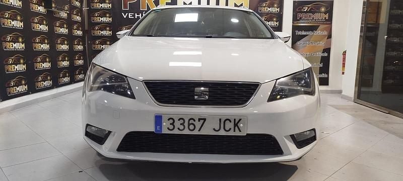 Usado Seat Leon ST FR 125 CV (91 kW) 2015 Blanco Familiar
