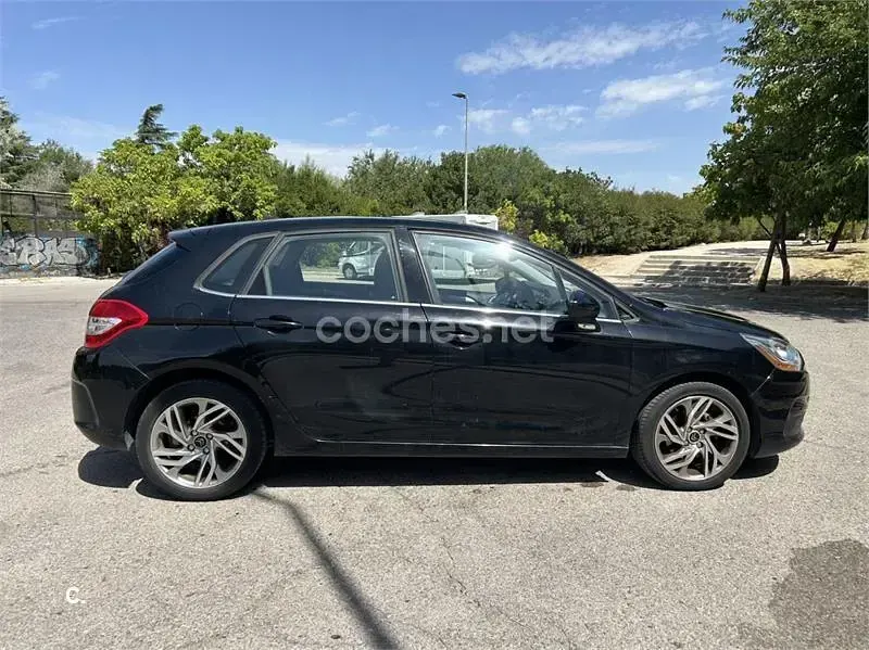 Usado Citroën C4 120 CV (88 kW) 2012 Negro Berlina