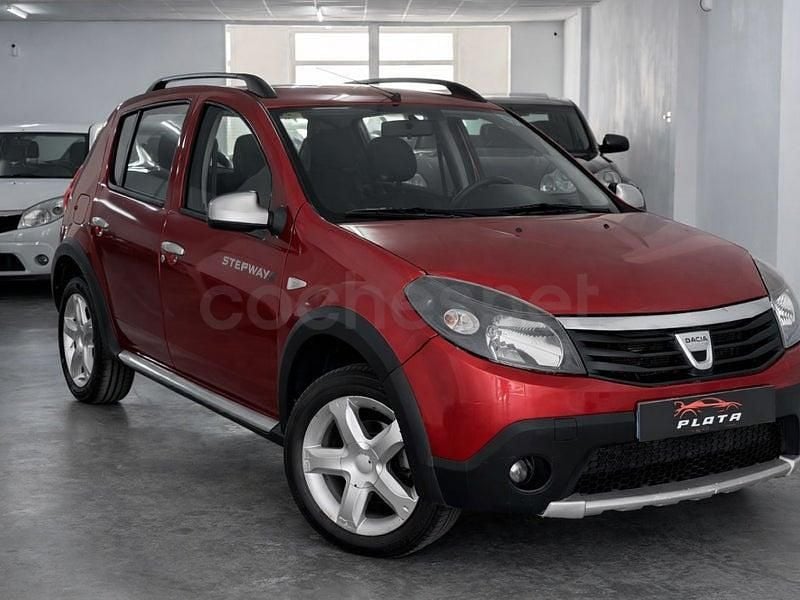 Usado Dacia Sandero Stepway 85 CV (62 kW) 2012 Rojo Berlina