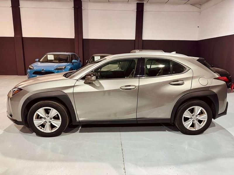 Usado Lexus UX 250h Business Edition 2020 Gris SUV