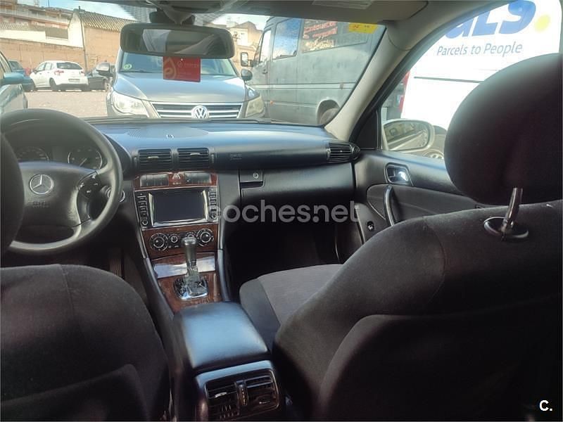 Usado Mercedes C220 Classic 143 CV (105 kW) 2004 Gris / plata Berlina