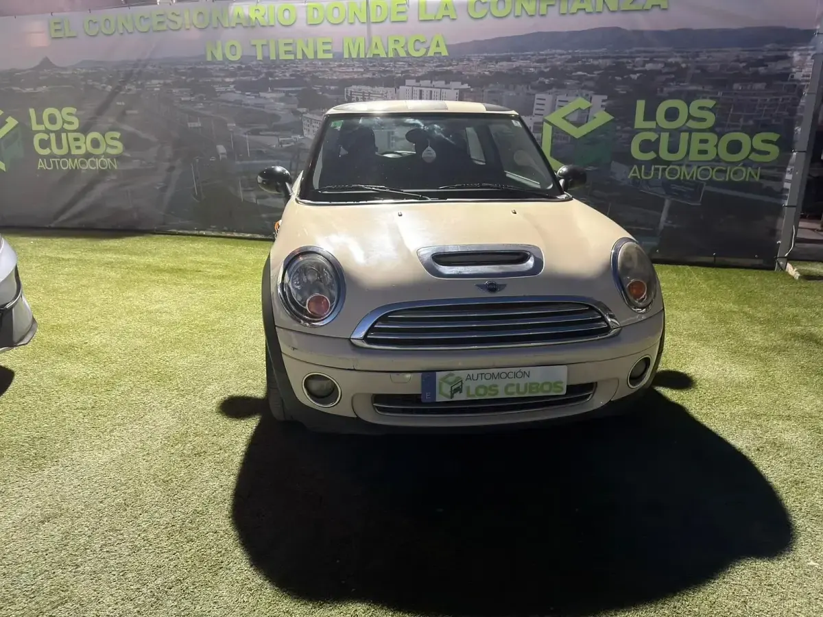 Usado Mini ONE 75 CV (55 kW) 2009 Blanco Utilitario