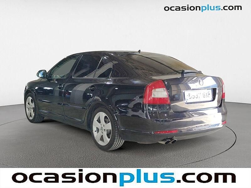 Usado Skoda Octavia Executive 160 CV (117 kW) 2010 Negro Berlina