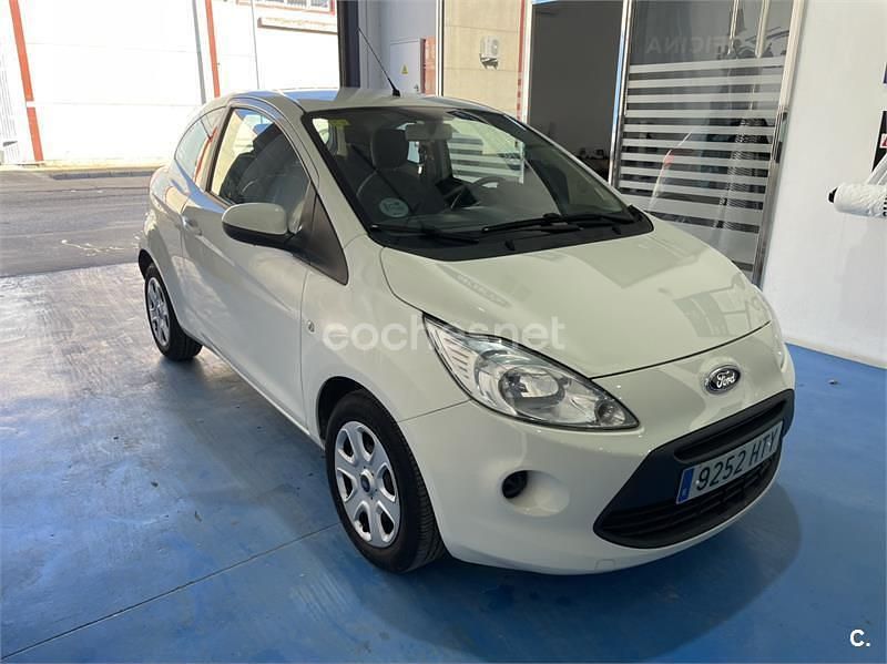 Usado Ford Ka 69 CV (50 kW) 2013 Blanco Berlina