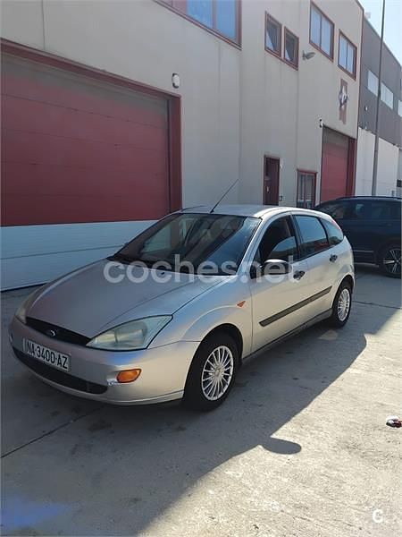 Gris / plata Usado 1999 Ford Focus Ghia Berlina | 1600 € (Precio justo) - Imagen 1/4