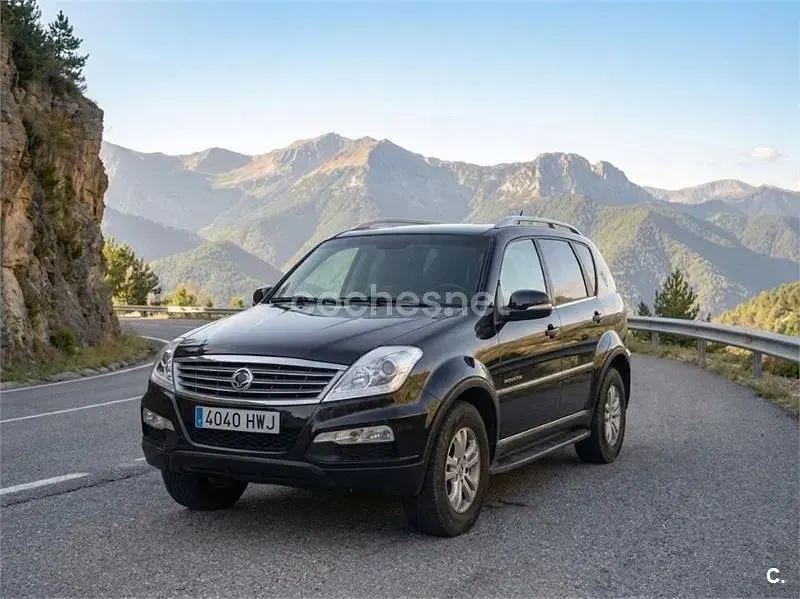 Usado SsangYong Rexton 155 CV (114 kW) 2014 Negro SUV