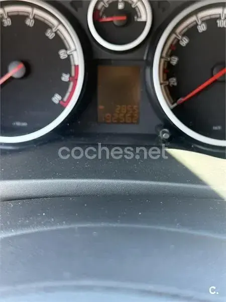 Usado Opel Corsa Selective 100 CV (73 kW) 2014 Gris / plata Utilitario