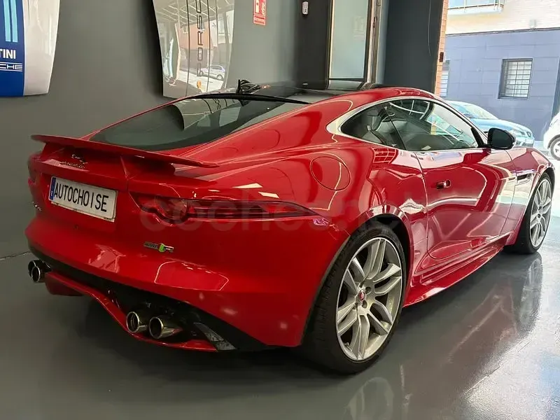 Usado Jaguar F-Type R 550 CV (404 kW) 2016 Rojo Coupe