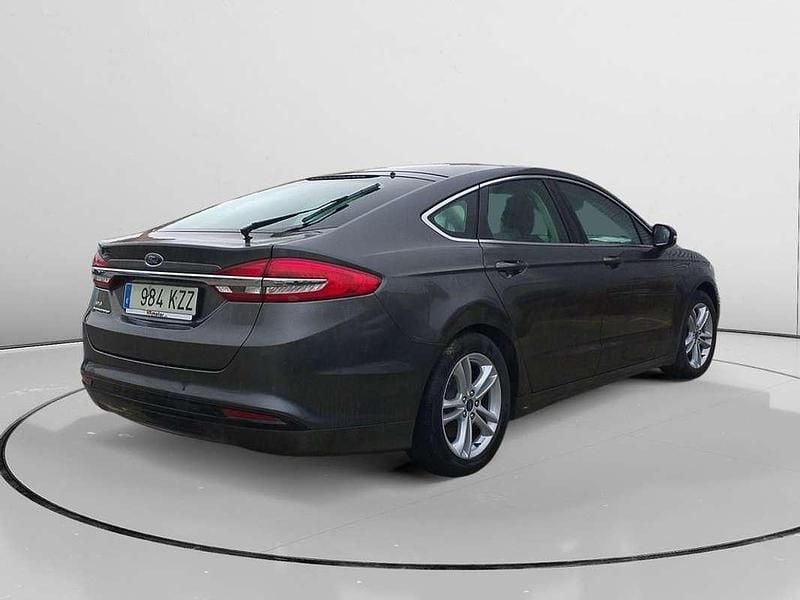 Usado Ford Mondeo Titanium 167 CV (122 kW) 2019 Gris Berlina