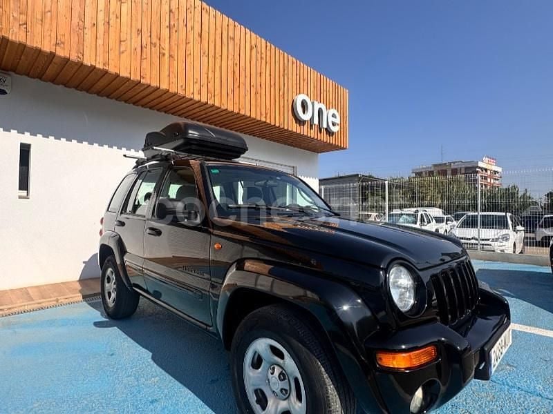 Negro Usado 2004 Jeep Cherokee SUV | 8600 € (Buen precio) - Imagen 1/4