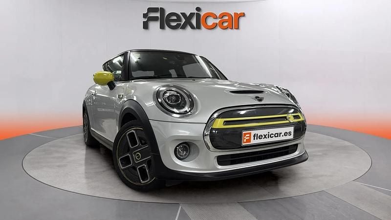 Usado Mini Cooper SE 135 kW (184 CV) 2020 Gris Utilitario