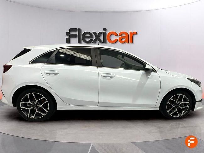 Usado Kia Ceed 120 CV (88 kW) 2022 Blanco Utilitario
