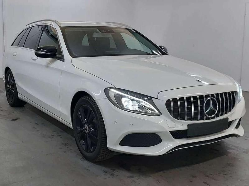 Usado Mercedes C180 156 CV (114 kW) 2017 Blanco Familiar