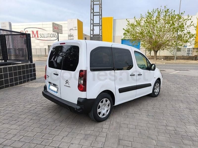 Usado Citroën Berlingo Seduction 92 CV (67 kW) 2014 Blanco Monovolumen