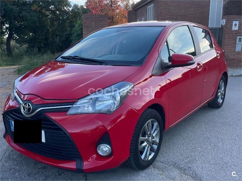 Rojo Usado 2017 Toyota Yaris Active Berlina | 8490 € (Precio justo) - Imagen 1/4