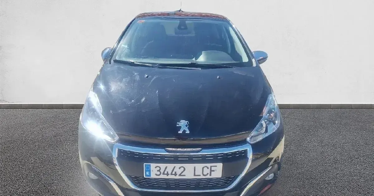 Usado Peugeot 208 Signature Sky 82 CV (60 kW) 2019 Utilitario