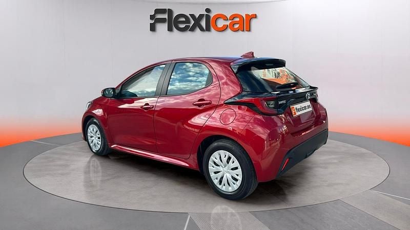 Usado Toyota Yaris Hybrid Style 116 CV (85 kW) 2022 Burdeos Utilitario