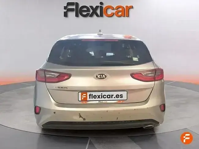Usado Kia Ceed 140 CV (102 kW) 2020 Gris Utilitario