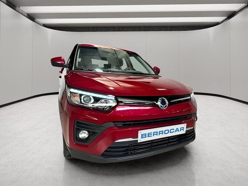 Usado Ssangyong (KGM) Tivoli 128 CV (94 kW) 2021 Rojo SUV
