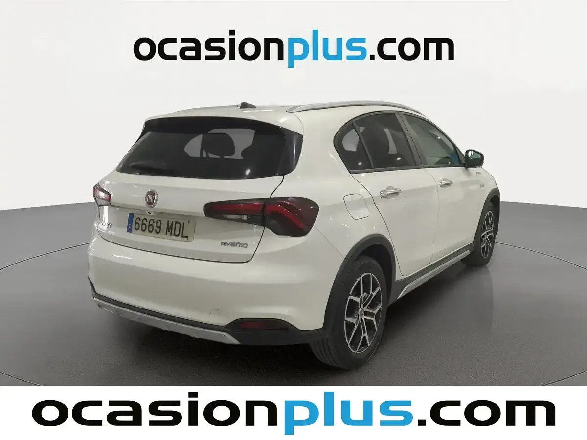 Begagnad Fiat Tipo Cross 130 HK (95 kW) 2023 Vit Sedan